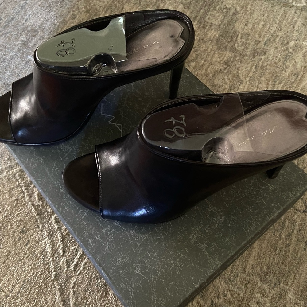 Black Calf Via Spiga India open toe mule, size 8.5m
